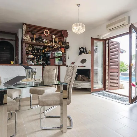 Gorgeous Home In Kozino With House Sea View Holiday home *