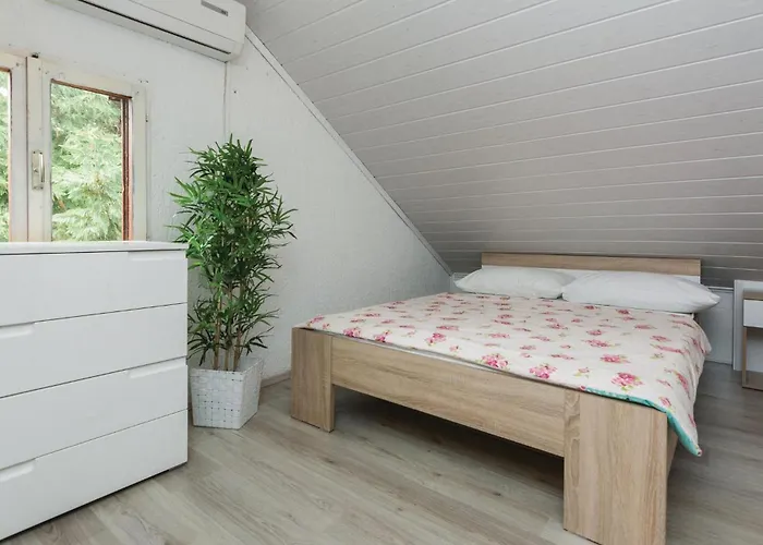 Vikendica Amazing Home In Kozino With Sauna