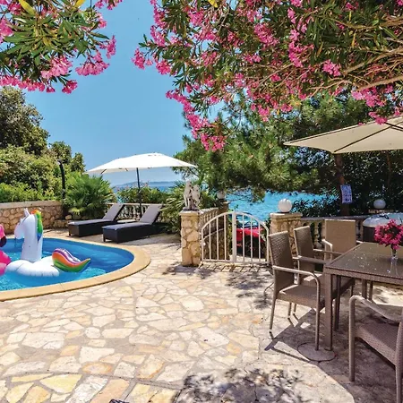 Casa de Férias Gorgeous In With House Sea View