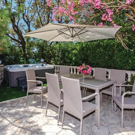 Gorgeous In With House Sea View *